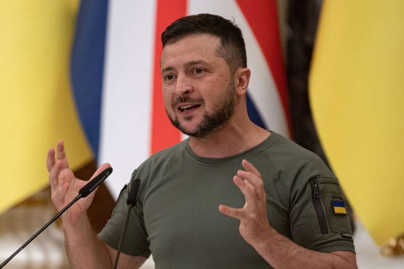 Зеленський: Курська операція утримує війська РФ від активності на території України