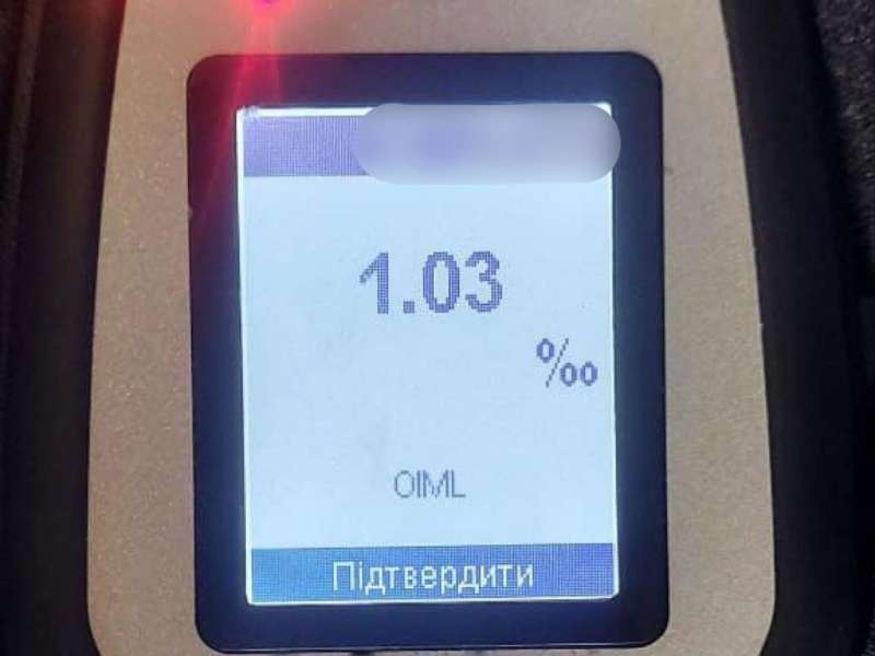 Рівень алкоголю перевищений у 5 разів: у Чернівцях зупинили п'яного водія