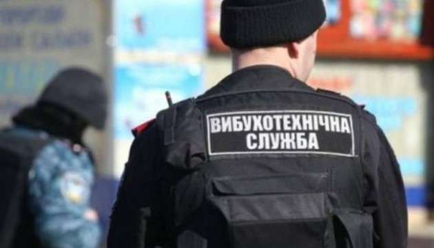 Судитимуть чоловіка за псевдозамінування лікарні у Чернівцях